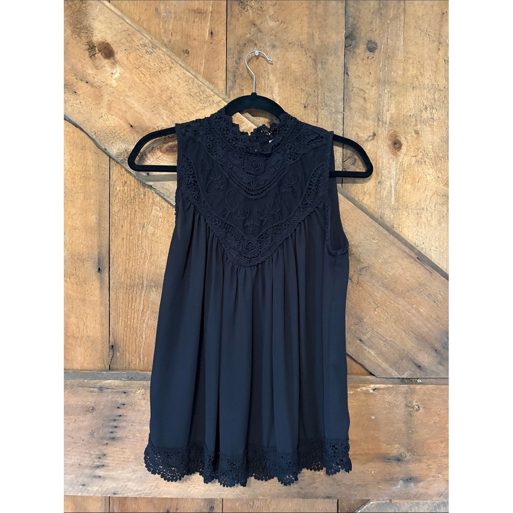 A Dip Of Darling Black Crochet‎ Yoke Sleeveless Camisole Top Small
